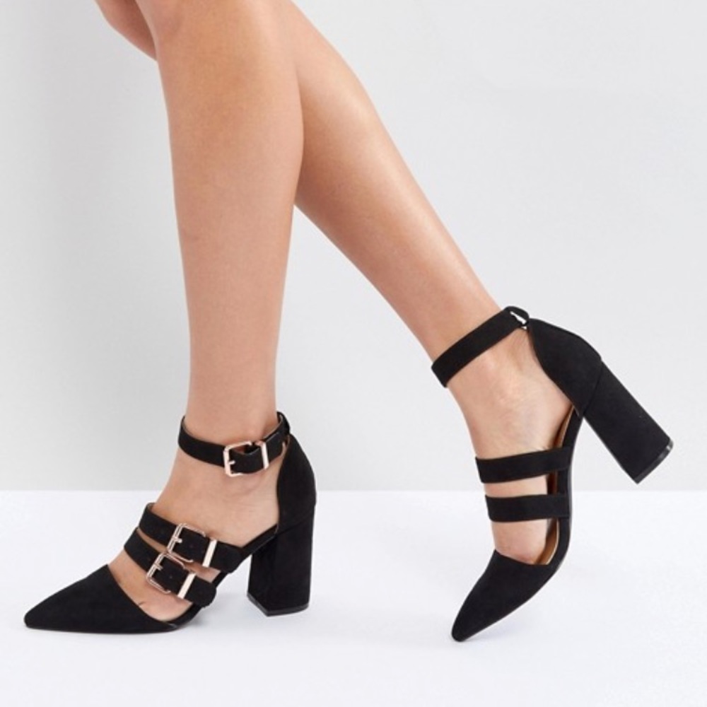 Black Triple Buckle Block Heeled Shoes!